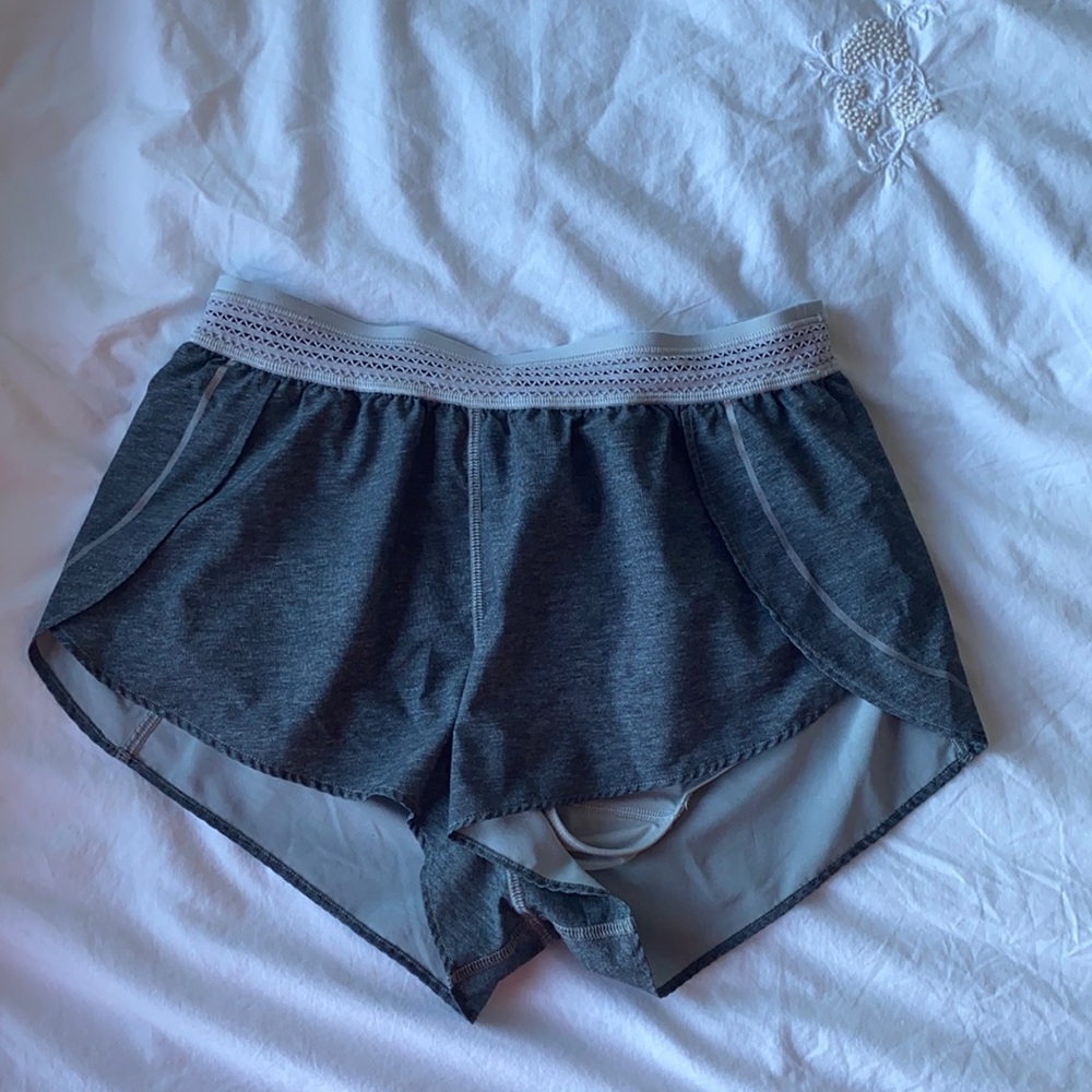 Lululemon Grey Vented Running Shorts 2 inch inseam Size 4